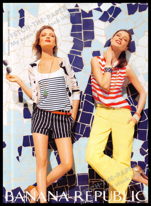 Banana Republic 2010s Magazine Print Advertisement 2013 Legs Friends Fashion