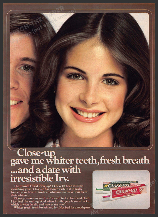 Close-up Fresh Breath 1970s Print Advertisement 1977 Toothpaste Teens Smile Close-Up